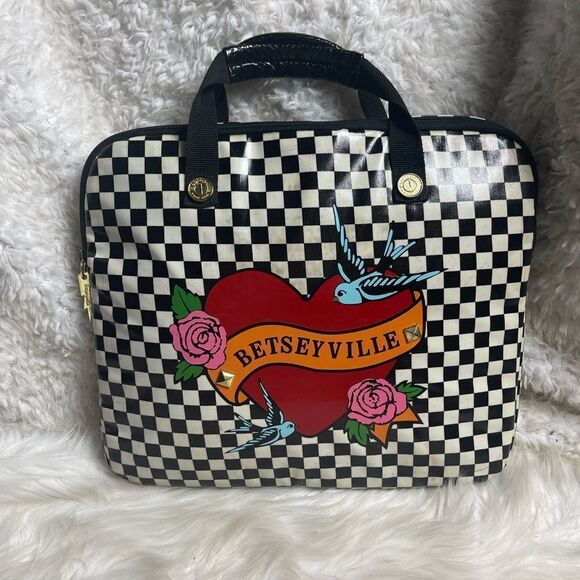 Betsey Johnson Laptop Case padded Protection Synthetic Black &White Checked - Picture 4 of 13